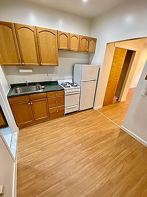 4th image of 3070 45th St #1FR