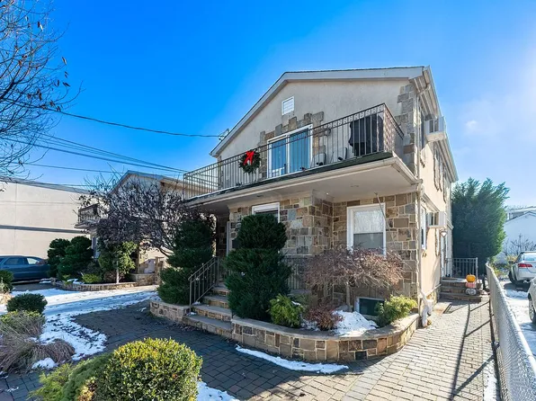 16212 77th Rd, Flushing, NY 11366