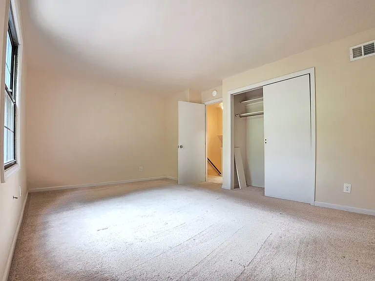 454 Country View Ct — Photo 12