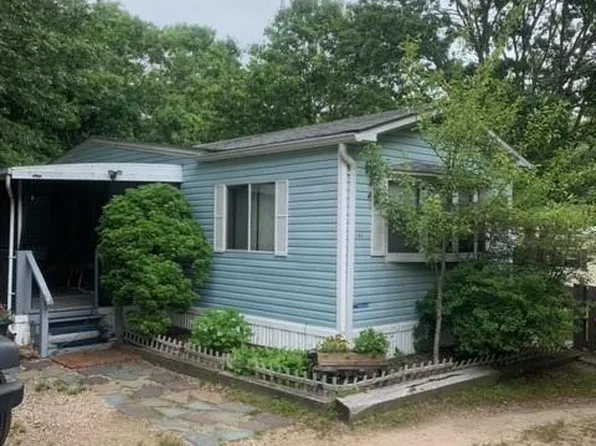 145 Land Harbor Dr, Charlestown, RI 02813