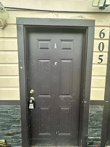 605 E Hunnicutt St #A Photo 1
