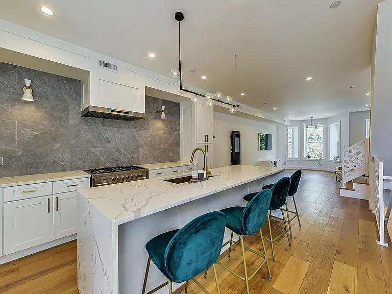 25 U St NE #2 — Photo 6