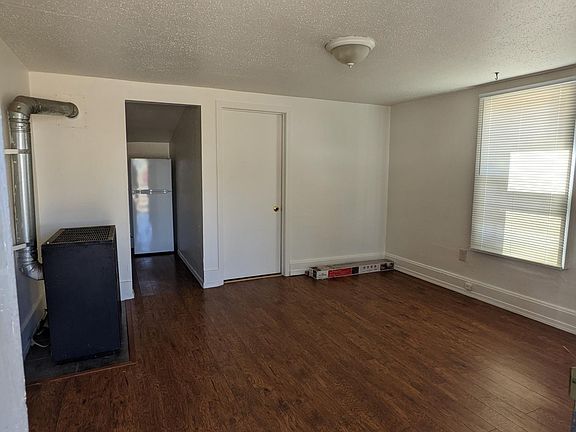 3rd image of 1738 E Wellesley Ave