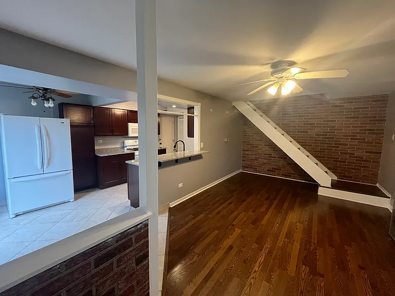 Open space, breakfast bar
