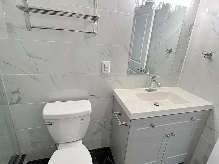 1611 Ridge Ave #3 — Photo 33