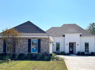 94 Celestial Cir, Freeport, FL 32439