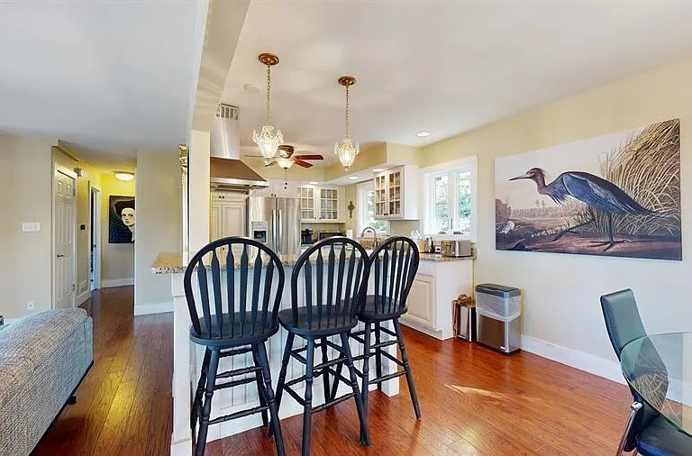 830 Pine Tree Ln — Photo 10