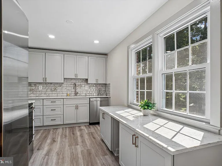 3227 Sherry Ct — Photo 7