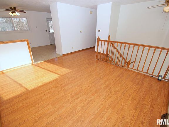2nd image of 1032 Spruce Hills Dr