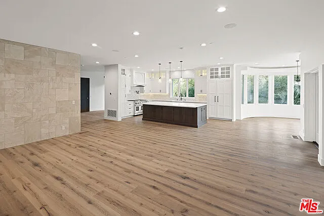 3373 Coldwater Canyon Ave — Photo 11