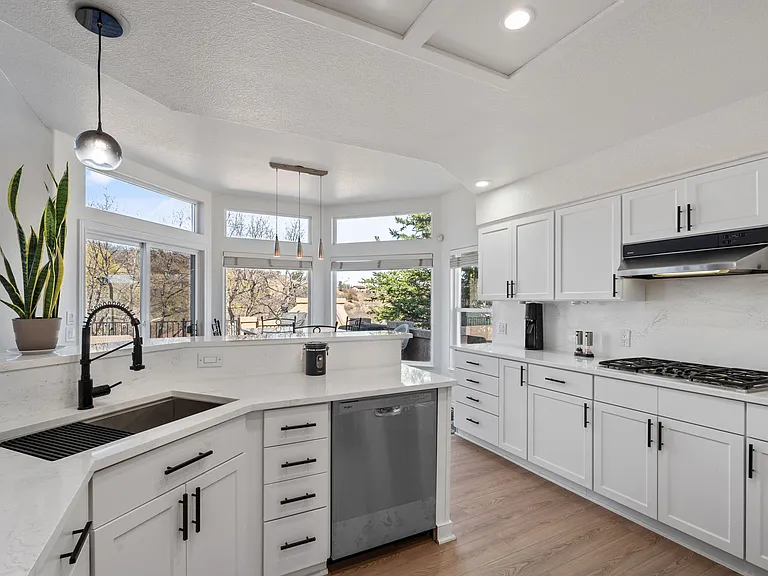 4350 Reginold Ct — Photo 2