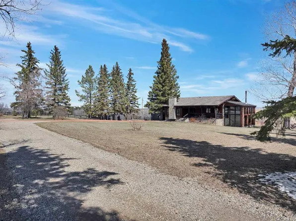 37111 W C&e Trl, Rural Red Deer County, AB T4E 1R4