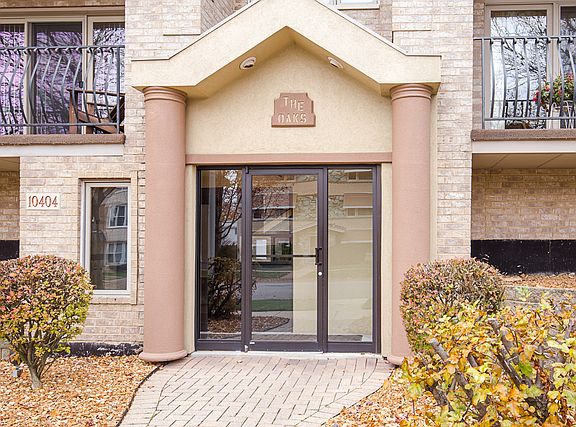 2nd image of 10404 S Keating Ave APT 2C
