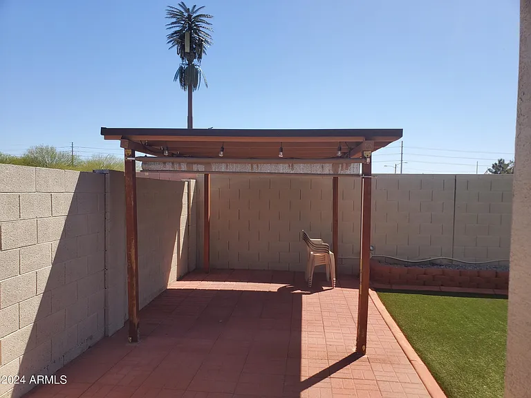 1507 S 171st Ln — Photo 34