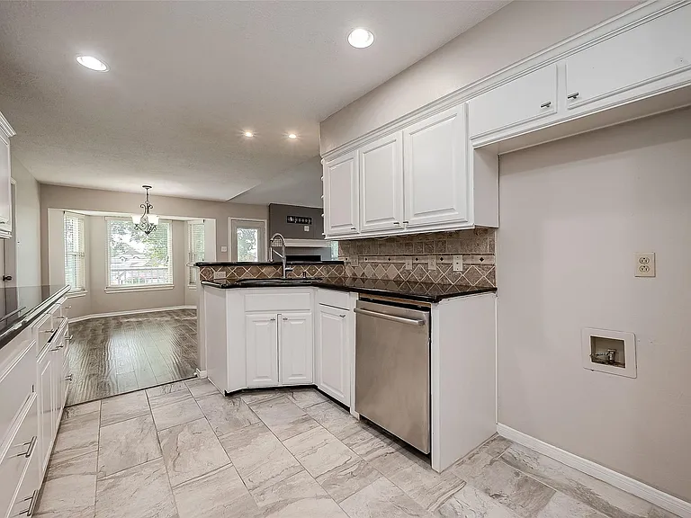 131 Cove Cir — Photo 15