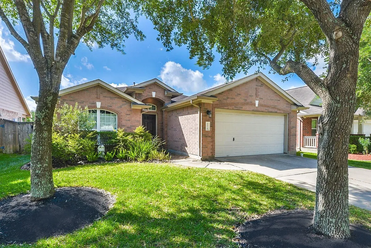 Building Photo - 21115 Amber Crossing Dr