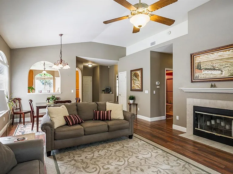 105 Rockbolt Cir — Photo 21
