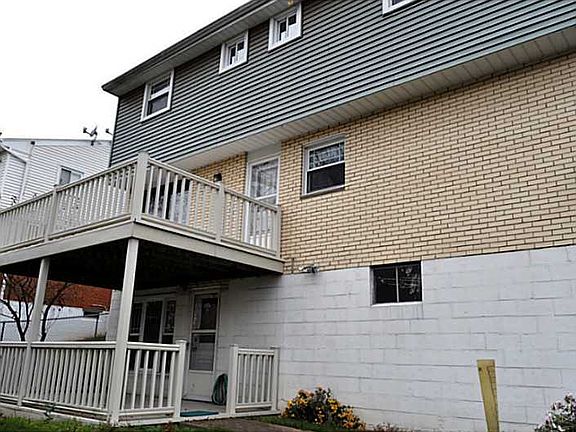 3rd image of 520 Toledo Dr