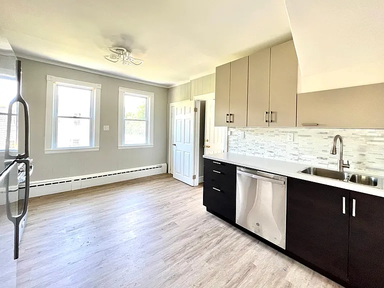 312 Waseca Ave #2 — Photo 5