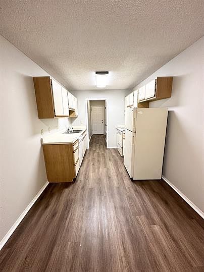1st image of 5704 Sara St #B
