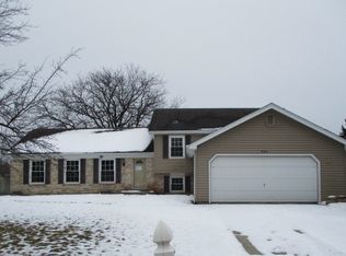 906 Charles St, Crete, IL 60417