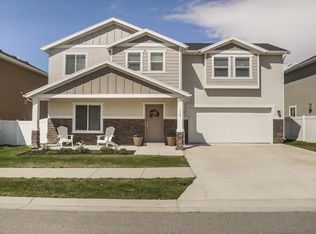 928 W Willow Brook Ln, Pleasant View, UT 84404