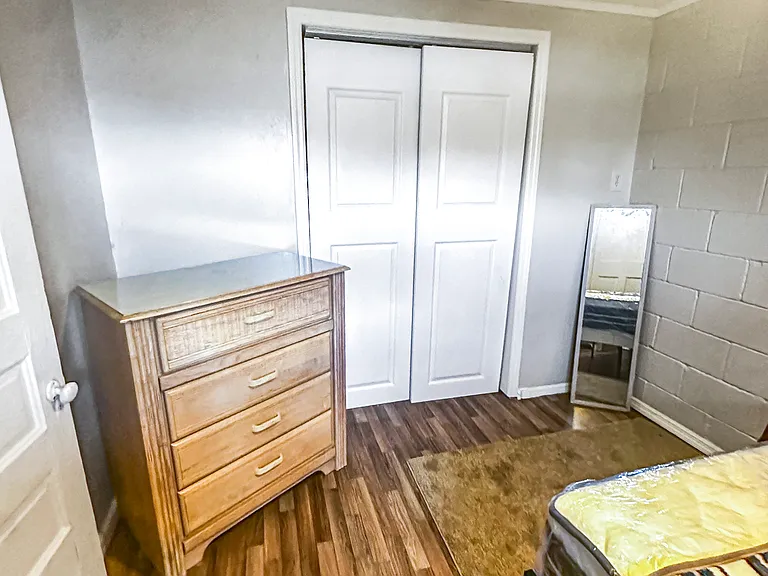210 Thurston Ave #C — Photo 10