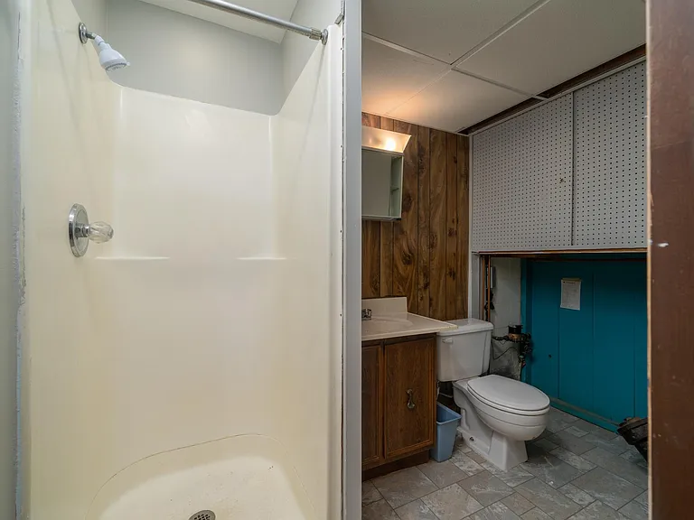 2424 S Center Ave — Photo 19