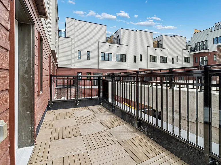 15100 Yonge St #206 — Photo 8