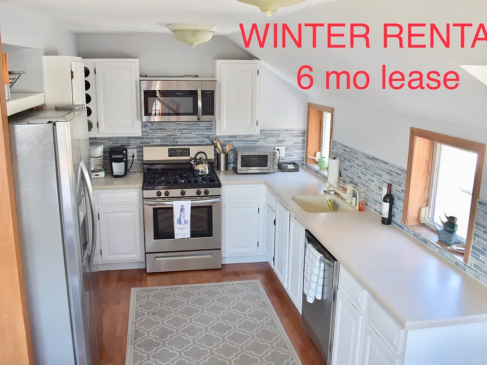 209 Amber St #1