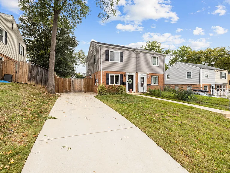 5820 Fifer Dr — Photo 2
