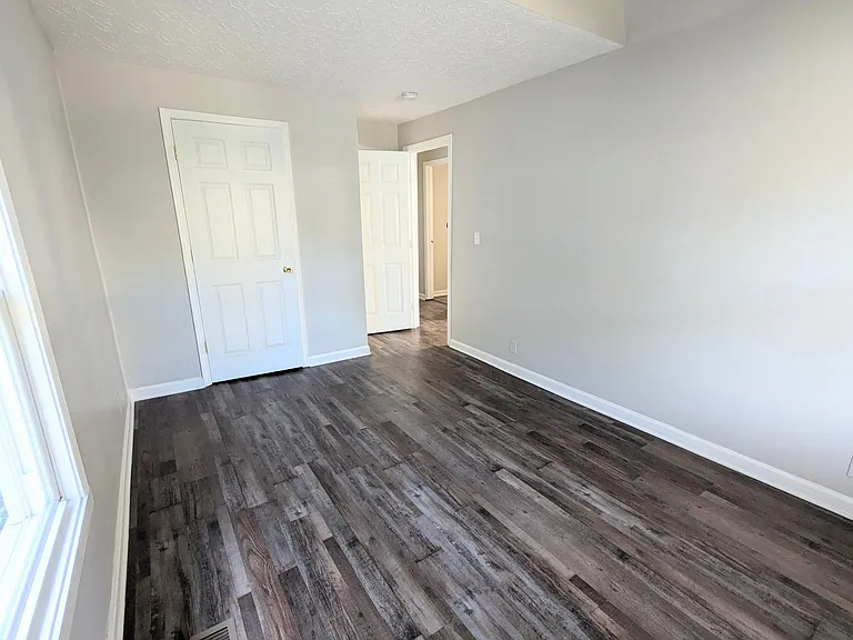 524 Brentwood Ave — Photo 11