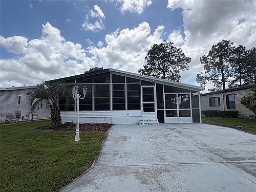 2132 Sabal Palm Photo 1