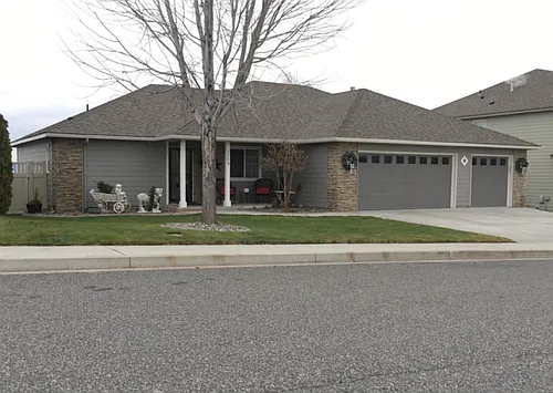 2889 Sawgrass Loop Photo 1