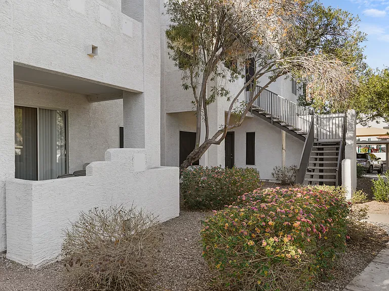 The Residences at Palm Valley Apartments — Photo 56