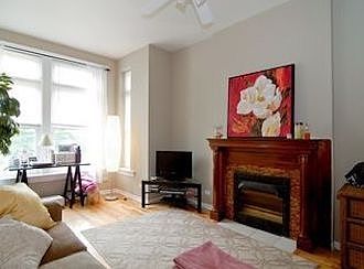 3rd image of 2528 N Burling St