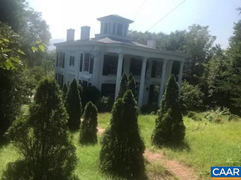 143 S Court St photo 1