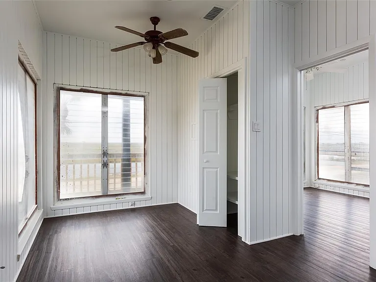 4907 Jolly Roger Rd — Photo 5
