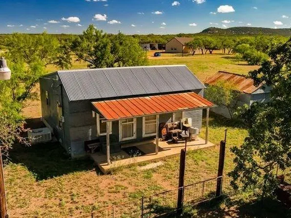 14 Jack Rabbit Rd, Doss, TX 78618