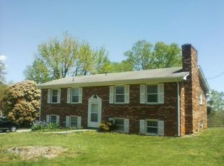 2052 Reed Creek Dr, Bassett, VA 24055