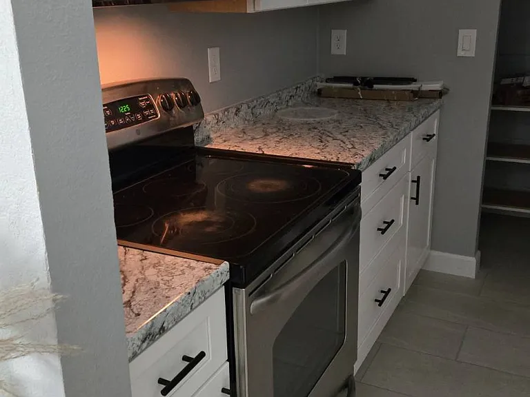 5416 W Hearn Rd — Photo 3