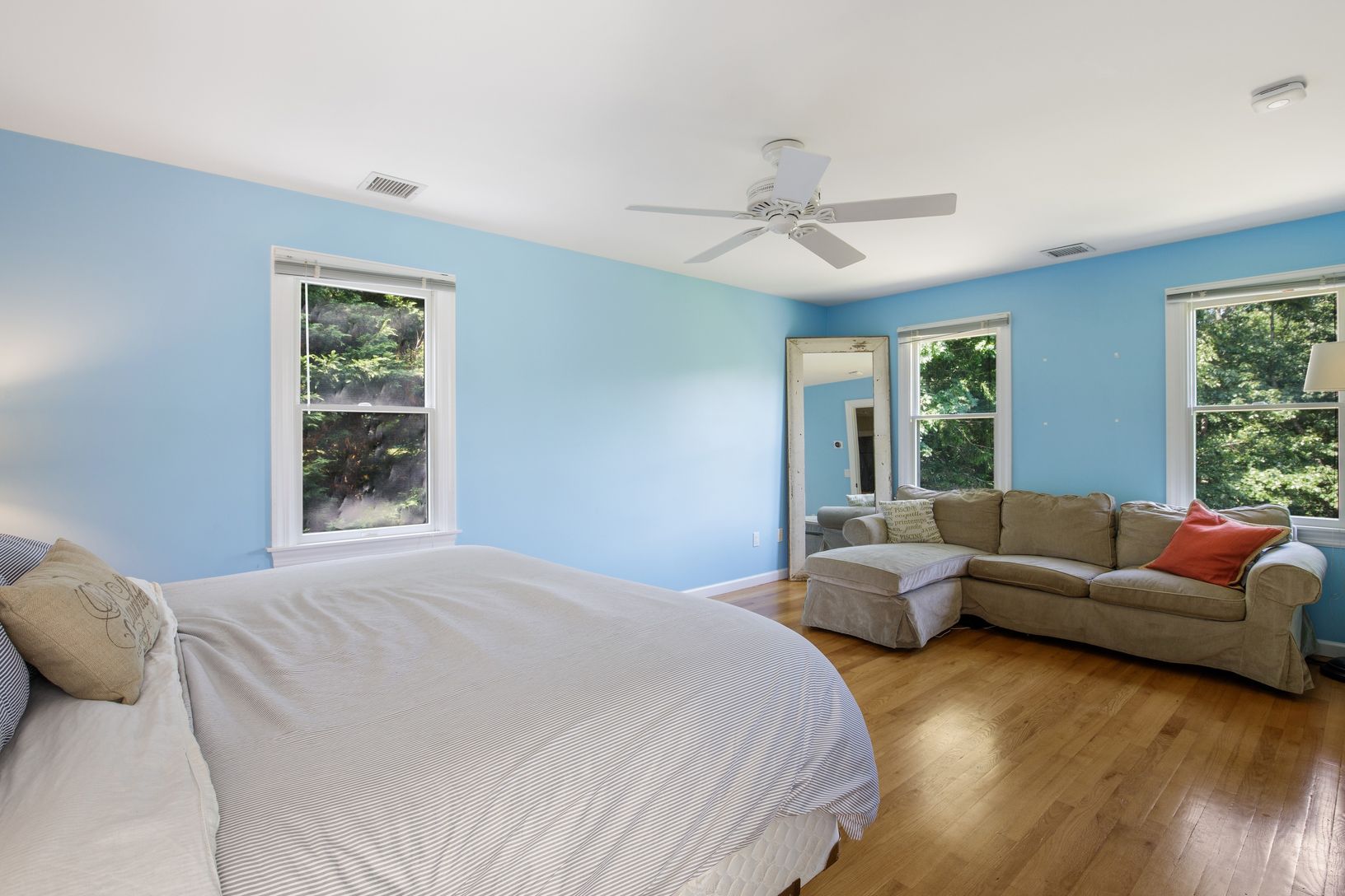  Large Master Suite