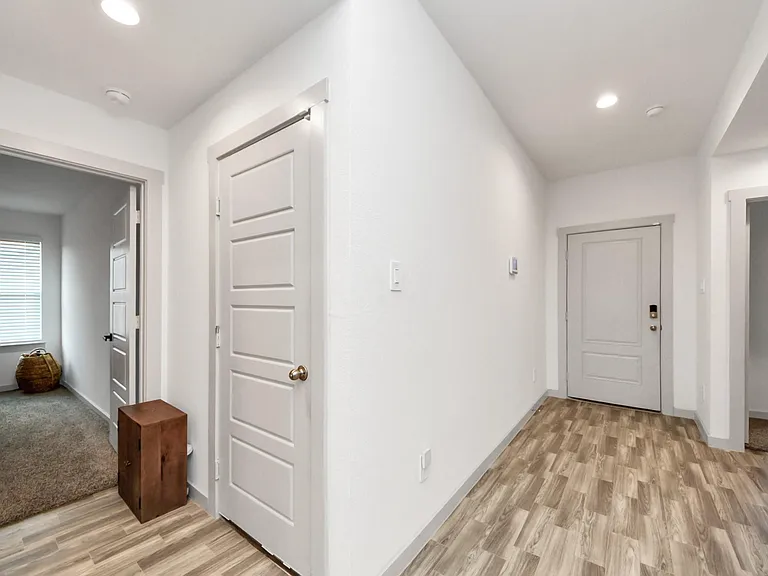 202 Serena Park Ln — Photo 13