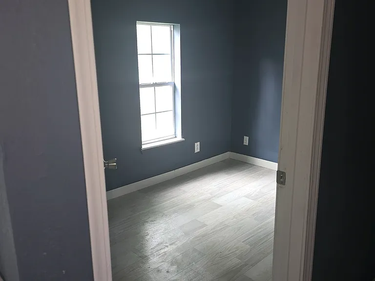 577 Main St — Photo 9