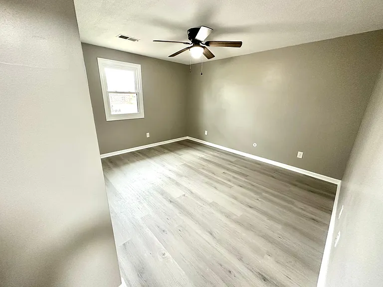 4128 Alhambra Dr — Photo 8