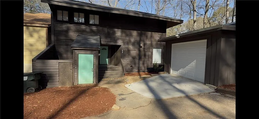 3 bed, 3.0 bath, 1752 sqft, $1,850 — Photo 1