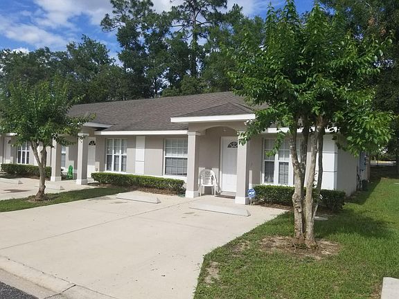 3rd image of 3630 NE 8th Pl APT 305