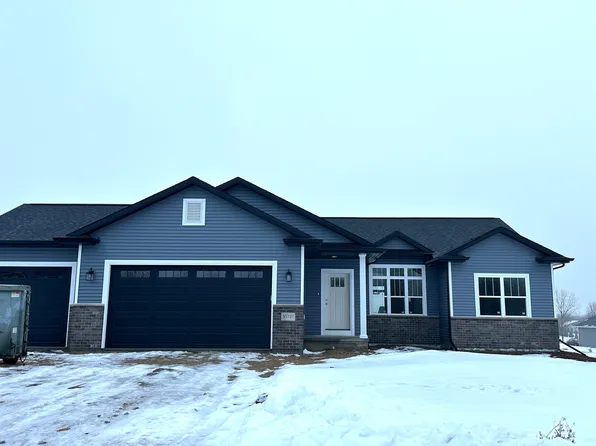 N1727 Waterlefe Dr, Greenville, WI 54942