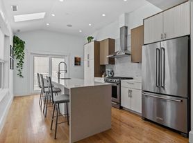 11 Ashland St, Dorchester, MA