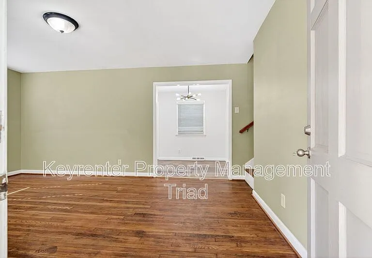1821 W Meadowview Rd — Photo 25